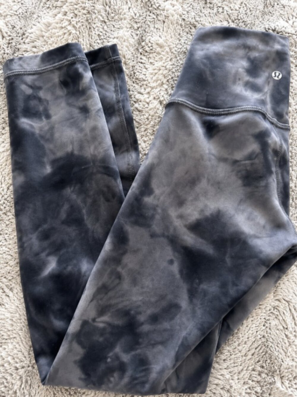 Lululemon High Rise Crop Leggings 21" Size 0 Black Gray Tie Dye